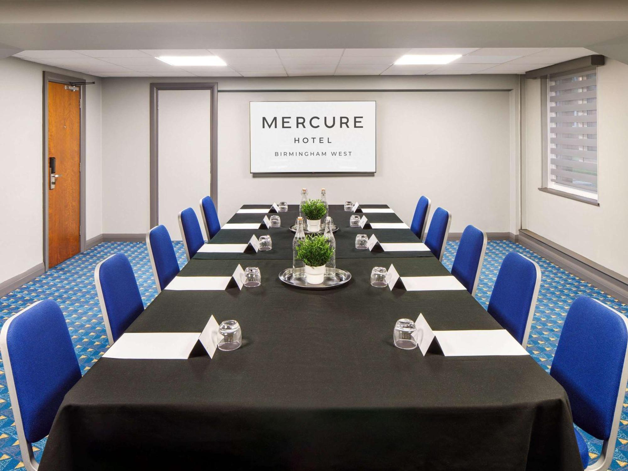 Mercure Birmingham West Hotel Вест-Бромвіч Екстер'єр фото